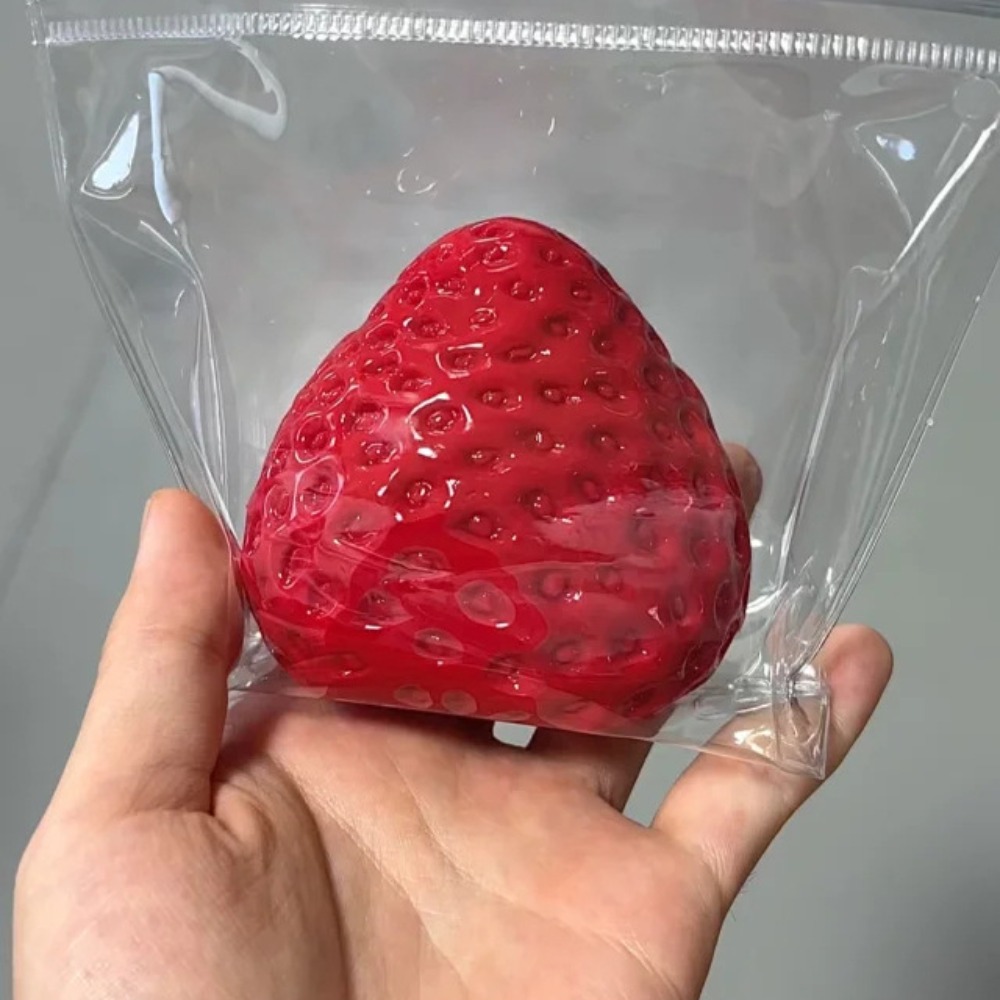 Strawberry Squeeze Toy Fidget  – обзор и цена Party Games Crazy