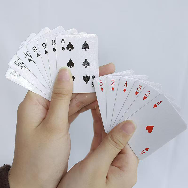 Mini Poker Playing Cards Festi – обзор и цена Party Games Juego